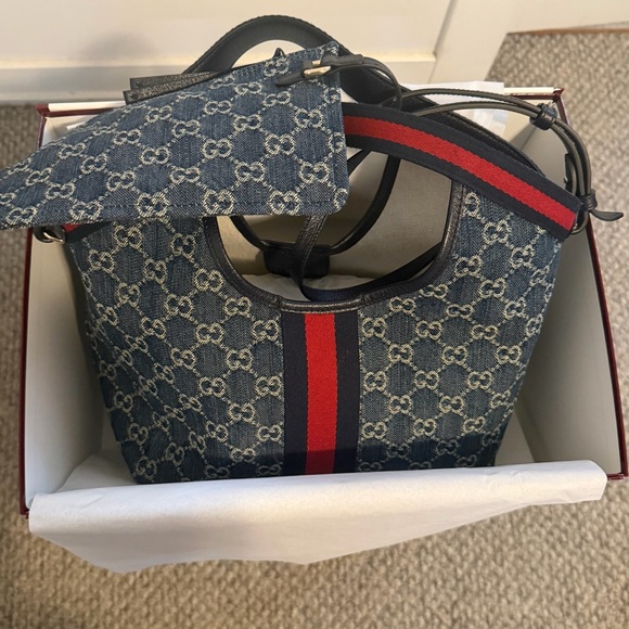 Gucci Giglio Small Tote Bag - Picture 11 of 12